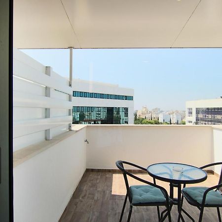 Phaedrus Living: Luxury Suite Nicosia 505 Экстерьер фото