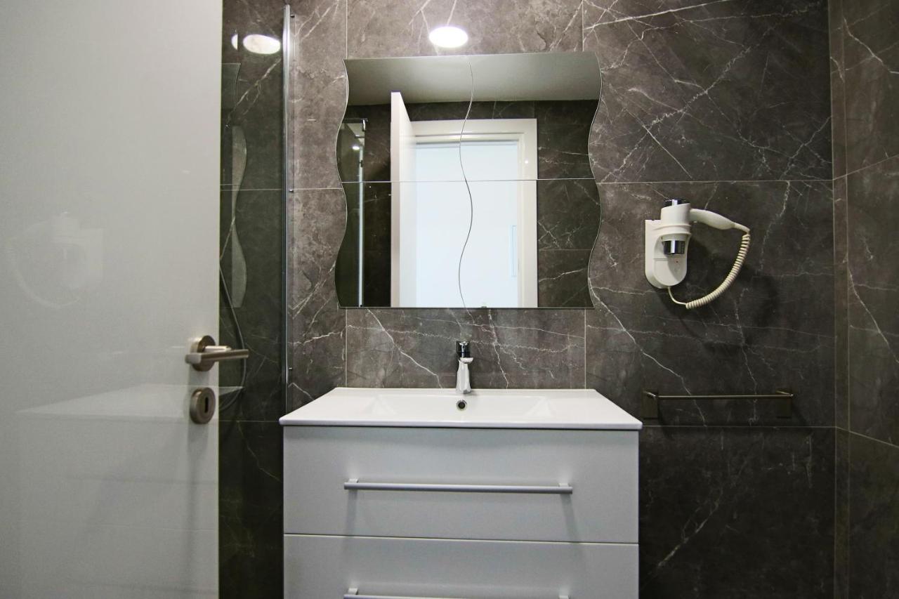 Phaedrus Living: Luxury Suite Nicosia 505 Экстерьер фото